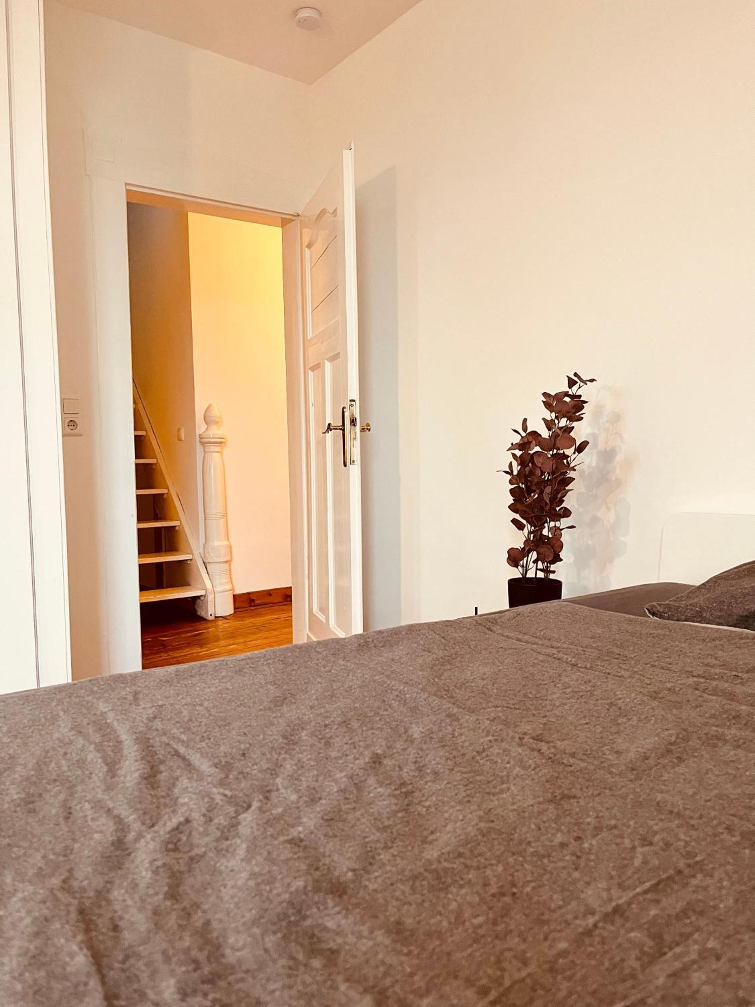 B E D & A G E D E S I G N -Extra Large- Wunderschoene Komplette Wohnung Mit Viel Platz & 4 Schlafzimmer B E D & A G E D E S I G N -Small- Wunderschoenes Zimmer Mit Bad Rechnungserstellung Fuer Geschaeftsreisende & Firmen Hünxe Esterno foto