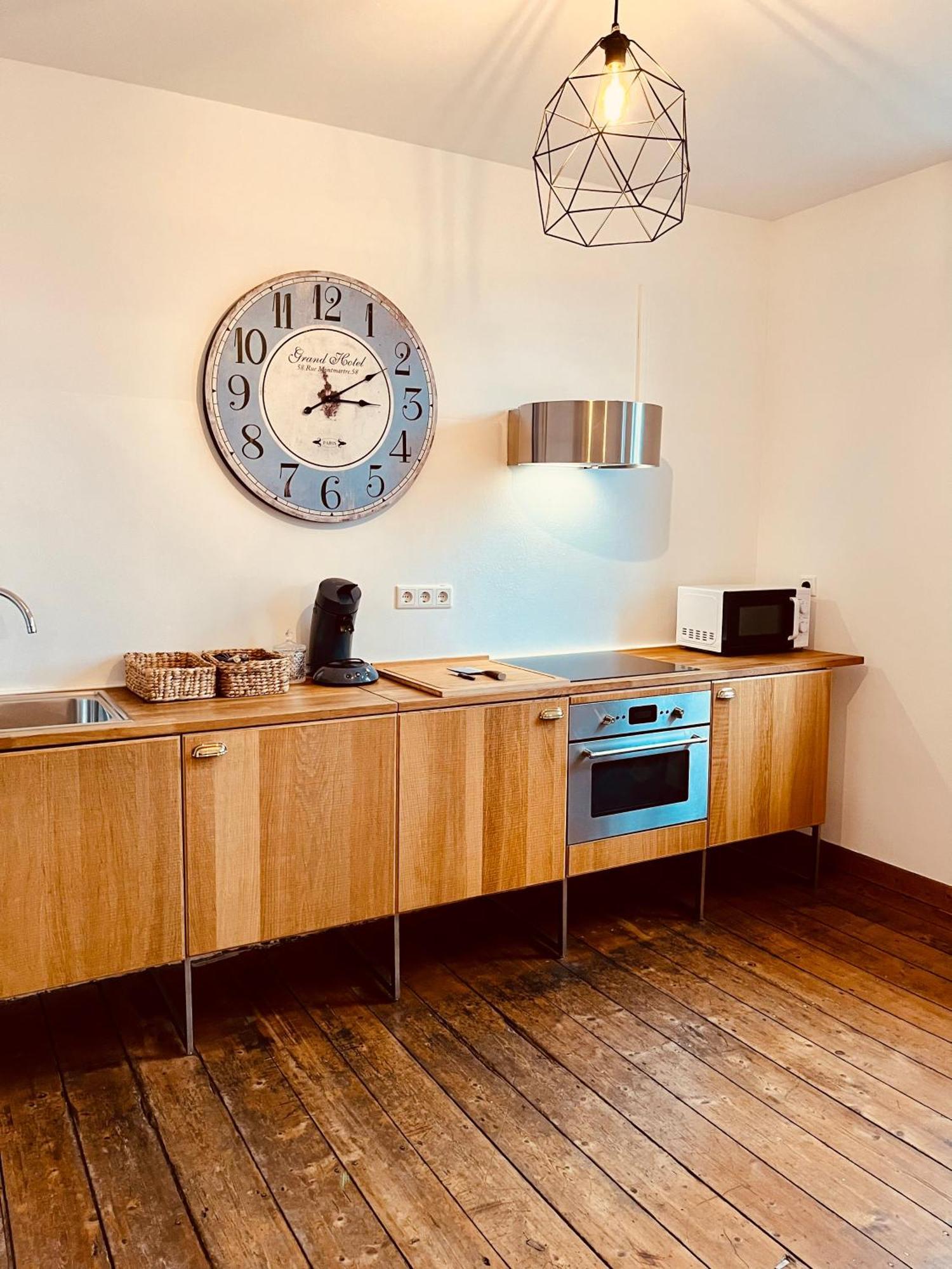 B E D & A G E D E S I G N -Extra Large- Wunderschoene Komplette Wohnung Mit Viel Platz & 4 Schlafzimmer B E D & A G E D E S I G N -Small- Wunderschoenes Zimmer Mit Bad Rechnungserstellung Fuer Geschaeftsreisende & Firmen Hünxe Esterno foto